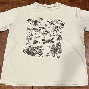 🍄‍🟫MUSHROOM TEE SIZE SMALL🍄‍🟫